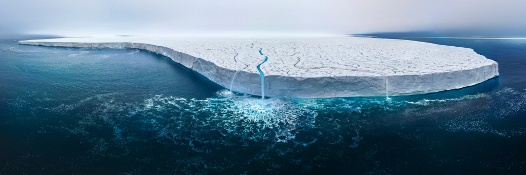 Austfonna Ice Cap photographed by Thomas Vijayan, Canada